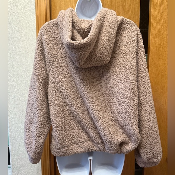 American Eagle women’s hoodie - Picture 5 of 7